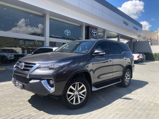 TOYOTA HILUX SW4 2.8 SRX 4X4 16V TURBO INTERCOOLER DIESEL 4P AUTOMÁTICO